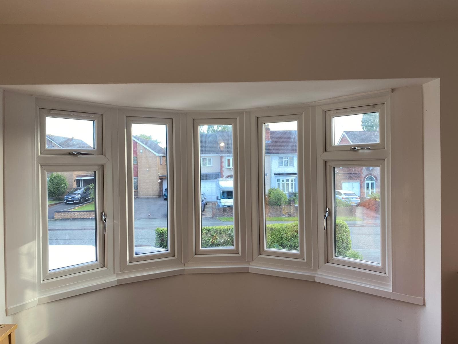 Bay window interior five-section